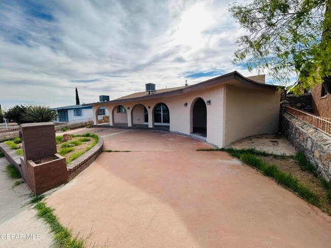 805 Chile Pl in El Paso, TX - Building Photo - Building Photo