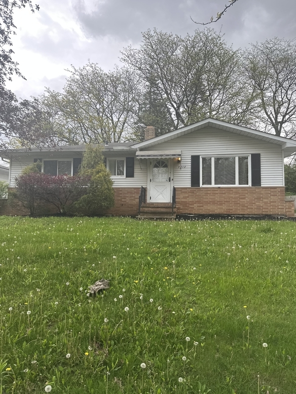 property at 4913 Donovan Dr