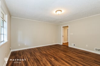 10268 Foxfire Terrace in Jonesboro, GA - Building Photo - Building Photo