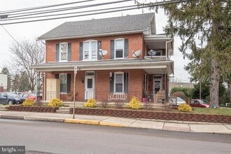 361 E Main St in New Holland, PA - Building Photo - Building Photo