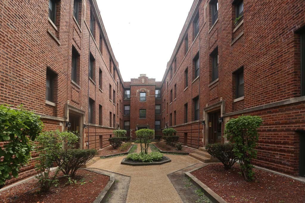 929 W Sunnyside Ave in Chicago, IL - Foto de edificio