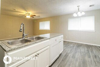 1228 NW 105th St in Oklahoma City, OK - Foto de edificio - Building Photo