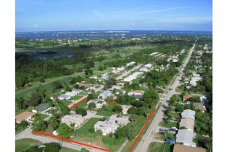 5250 Normand St in Stuart, FL - Building Photo - Building Photo