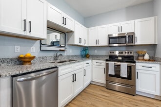 West Shire Village in Ocala, FL - Foto de edificio - Interior Photo