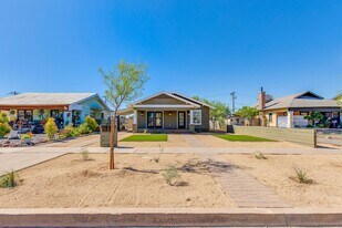 1329 E Brill St in Phoenix, AZ - Building Photo