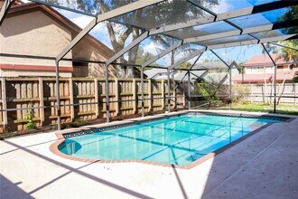 8320 SW 39th Ct in Davie, FL - Building Photo - Building Photo