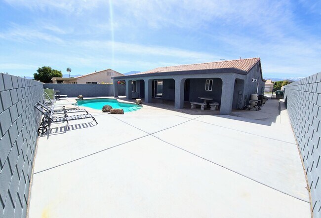 property at 47612 Granite Ct