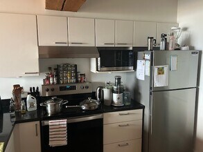 34 Powell St in Vancouver, BC - Building Photo - Building Photo