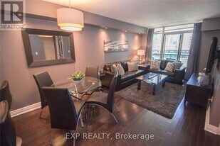 219 Fort York Blvd in Toronto, ON - Building Photo