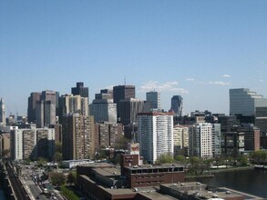 2 Leighton St in Cambridge, MA - Foto de edificio - Building Photo