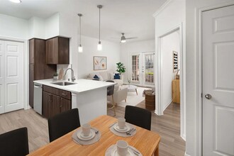 7371 Stella Link Rd in Houston, TX - Building Photo - Building Photo