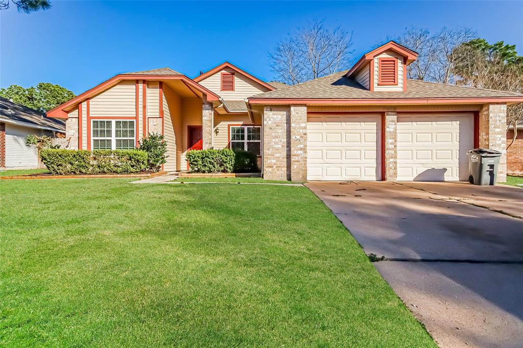 8610 Greenleaf Lake Dr in Houston, TX - Building Photo