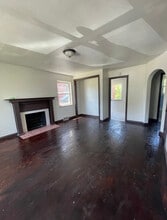 735 Elberon Ave in Cincinnati, OH - Foto de edificio - Building Photo