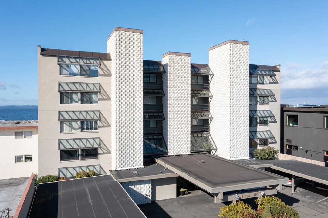 The Ebb Tide in Edmonds, WA - Building Photo