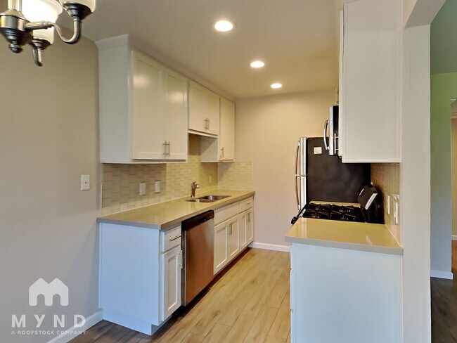 2336 Villanova Cir in Sacramento, CA - Foto de edificio - Building Photo