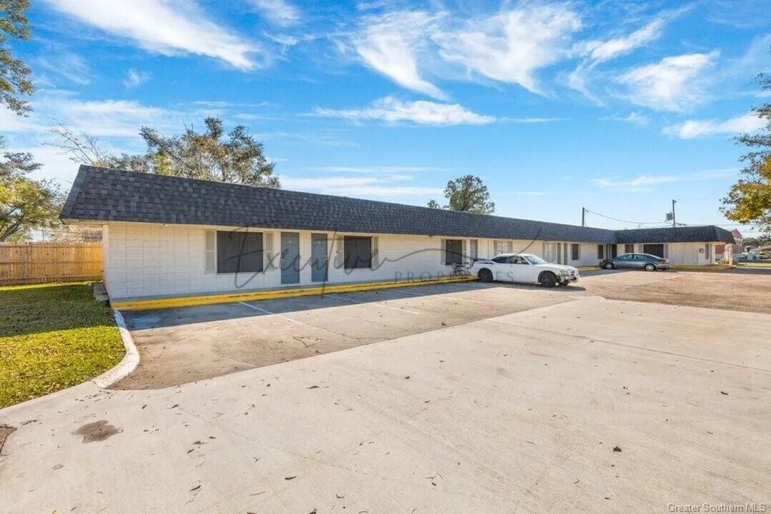 419 Clarence St-Unit -419 Clarence St. #3 in Lake Charles, LA - Building Photo