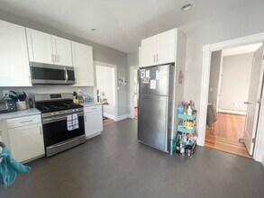 24 Belknap St in Somerville, MA - Building Photo - Building Photo