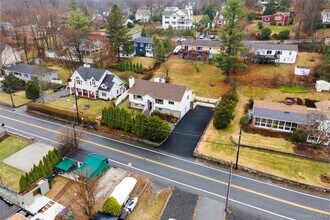 850 S Lake Blvd in Mahopac, NY - Building Photo - Building Photo