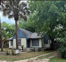 510 Harvey St in San Marcos, TX - Building Photo