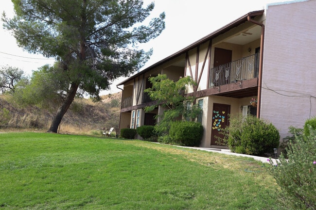 797 W Mesa Verde Dr in Nogales, AZ - Building Photo - Building Photo