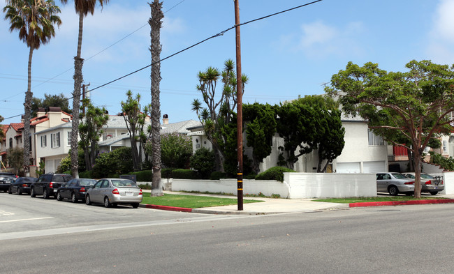 1606 Idaho Ave in Santa Monica, CA - Foto de edificio - Building Photo