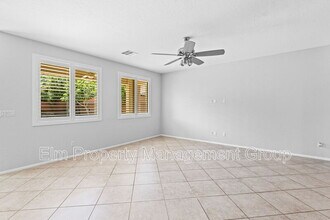 10073 White Mulberry Dr in Las Vegas, NV - Building Photo - Building Photo