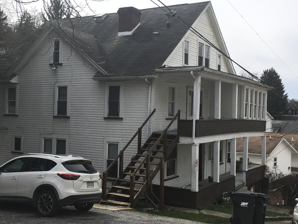 736 Weaver St, Unit 736 in Morgantown, WV - Foto de edificio