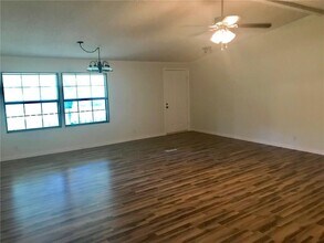 216 Travis Ln in Spicewood, TX - Building Photo - Building Photo