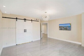 3500 Mystic Pointe Dr in Aventura, FL - Building Photo - Building Photo