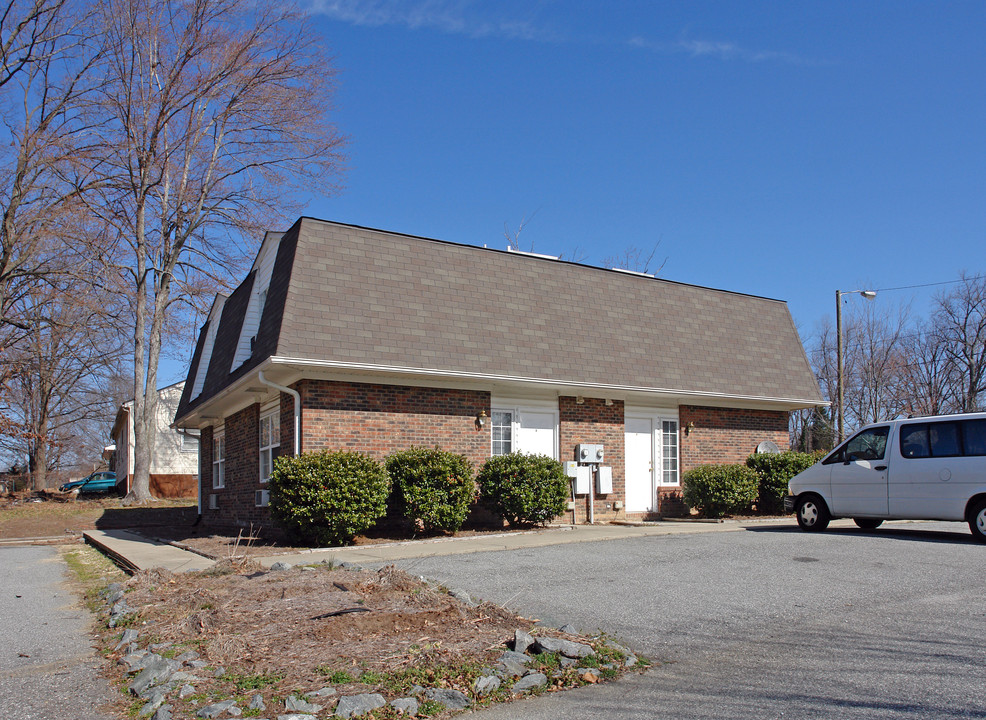 1920 Peale Ter in Greensboro, NC - Building Photo