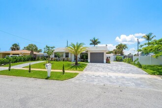 1837 16th Ave N in Lake Worth Beach, FL - Building Photo - Building Photo