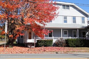 712 W Lackawanna Ave in Blakely, PA - Building Photo