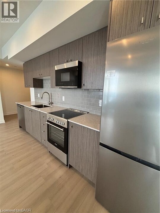 25 Wellington St S in Kitchener, ON - Building Photo