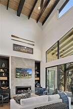 19213 Lost Tree Blvd in Spicewood, TX - Building Photo - Building Photo