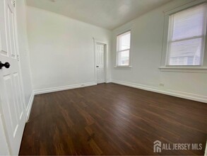 391 Keene St in Perth Amboy, NJ - Building Photo - Building Photo
