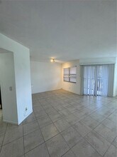 300 SW 130th Terrace in Pembroke Pines, FL - Building Photo - Building Photo