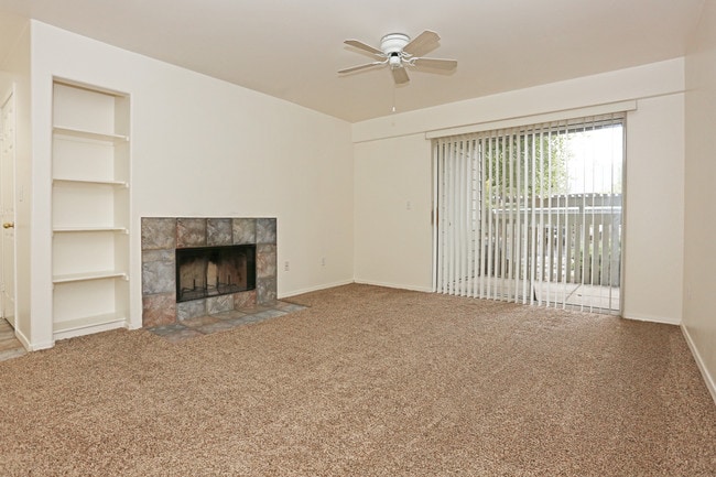 Canyon Springs in Flagstaff, AZ - Building Photo - Interior Photo