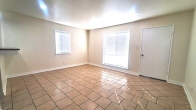 15420 Firmona Ave-Unit -295 in Lawndale, CA - Foto de edificio - Building Photo