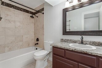 13109 Burninglog Ln in Dallas, TX - Building Photo - Building Photo