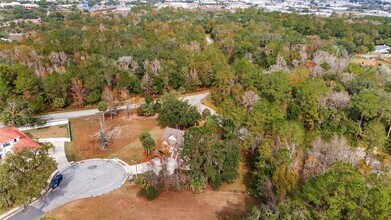 1706 SW 27th St in Ocala, FL - Foto de edificio - Building Photo