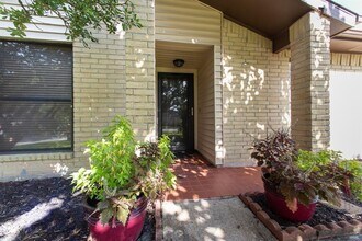 16031 Windom Dr in Webster, TX - Building Photo - Building Photo