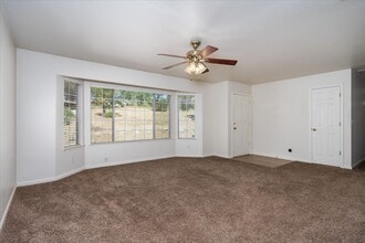 31200 Revis Rd in Coarsegold, CA - Building Photo - Building Photo