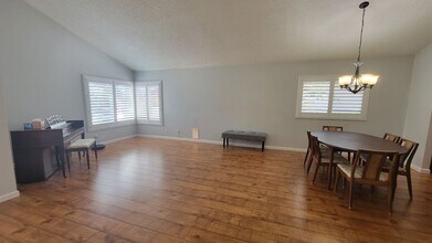 13422 Entreken Ave in San Diego, CA - Building Photo - Building Photo
