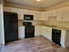 694 S Cedar St in Lititz, PA - Building Photo - Building Photo