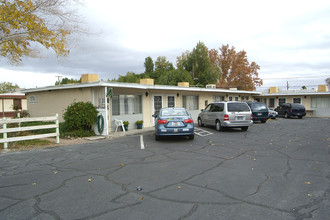 Willow Trail Apartments in Las Vegas, NV - Building Photo - Building Photo