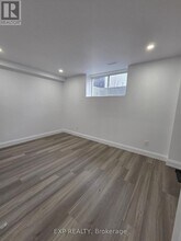 180 Chenoa Way in Ottawa, ON - Building Photo - Building Photo