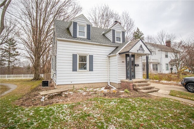 483 Bank St in Painesville, OH - Building Photo - Building Photo