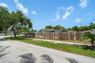 800 NE 24th St in Pompano Beach, FL - Building Photo - Building Photo