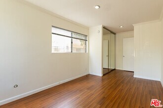 1233 Barry Ave in Los Angeles, CA - Building Photo - Building Photo