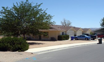 15592 Tonekai Rd in Apple Valley, CA - Building Photo